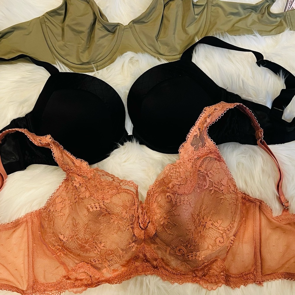 Victoria’s Secret / Pink Bra  32DD New - with and without tags